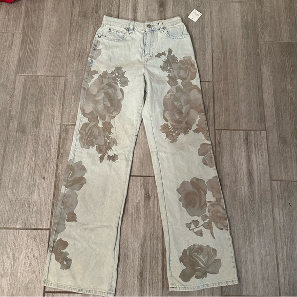 Free People Tinsley Floral Straight Leg Jeans NWT - Picture 3 of 3
